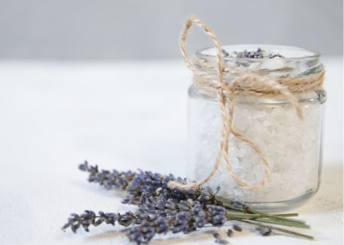 Sale e lavanda essiccata