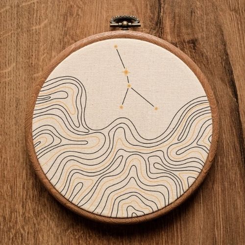 Krebskonstellation Abstraktes Handstickmuster entworfen von ALIFERA auf Etsy