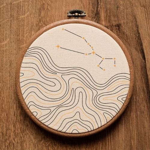Constellation Taurus Abstraktes Handstickmuster, entworfen von ALIFERA auf Etsy